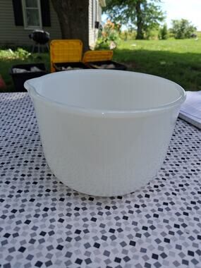 Vintage Sunbeam Glasbake 20CJ White Milk Glass Mixing Bowl